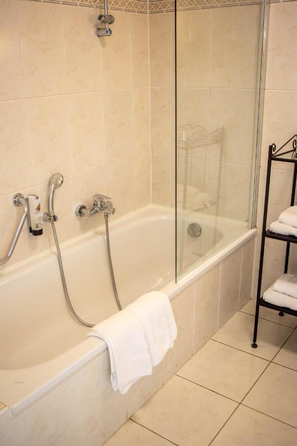 Hof De Draeck Bed & Breakfast Teuven Екстериор снимка